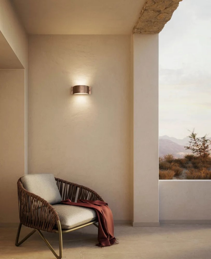 Decori Outdoor Wall Light