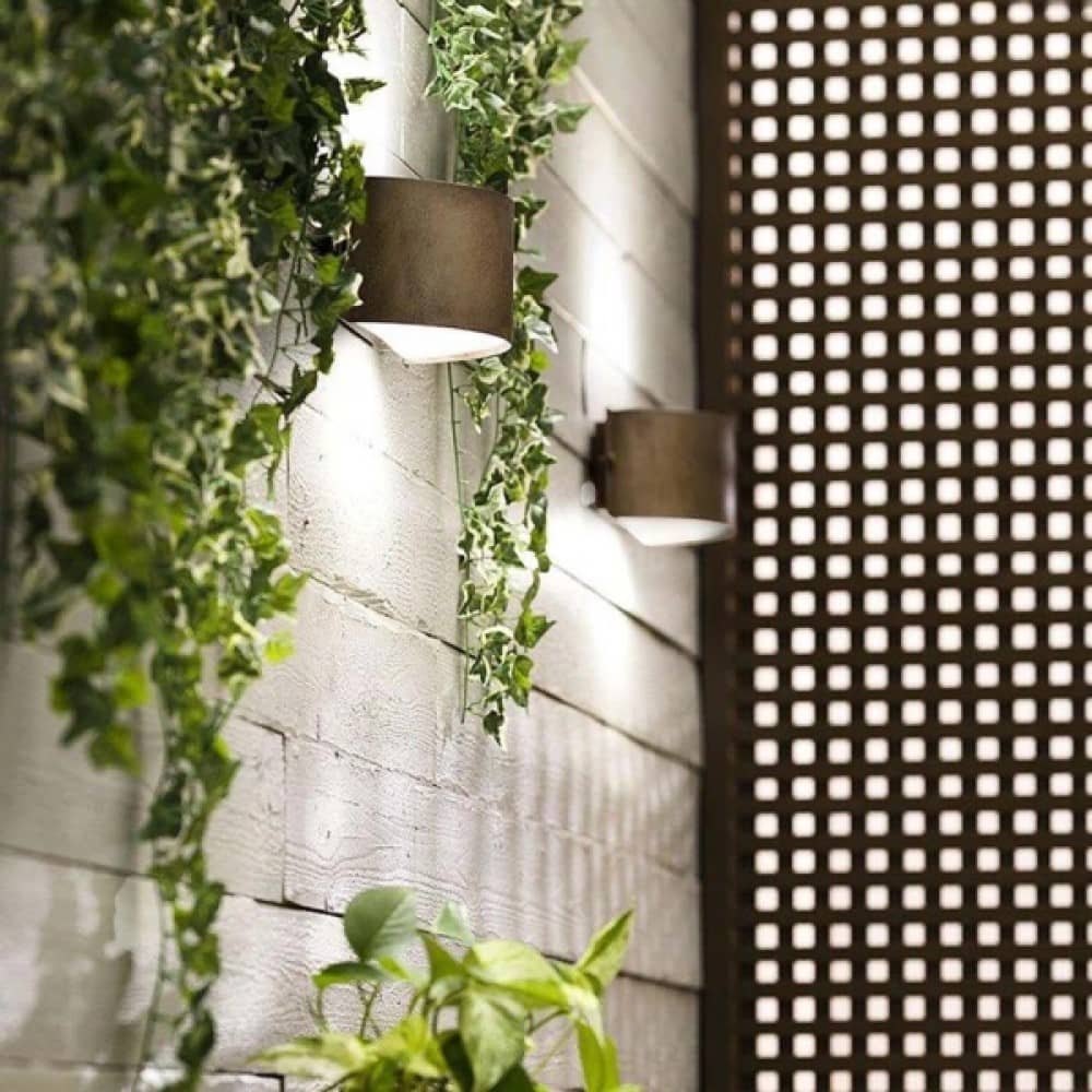 Decori Outdoor Wall Light