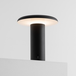Takku Portable Table Lamp (Black)