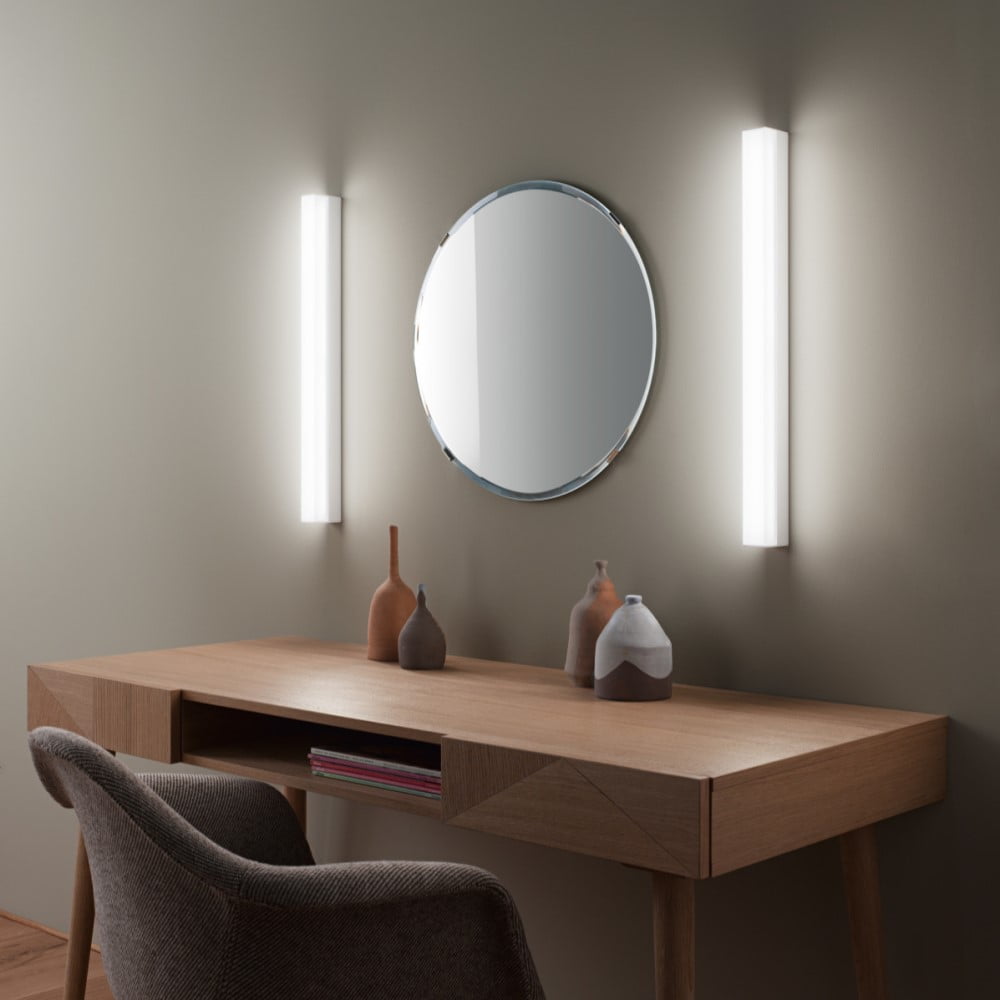 Kioo Wall Light