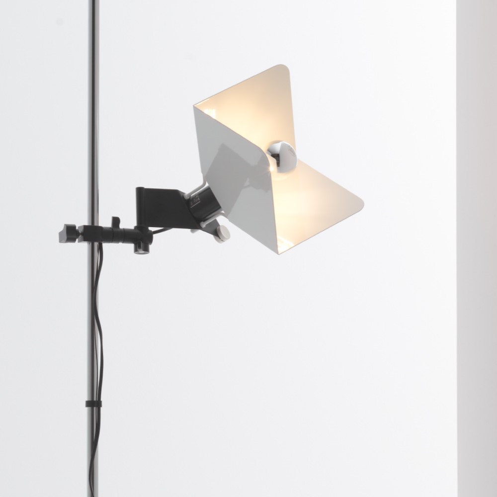 Triedro Floor Lamp