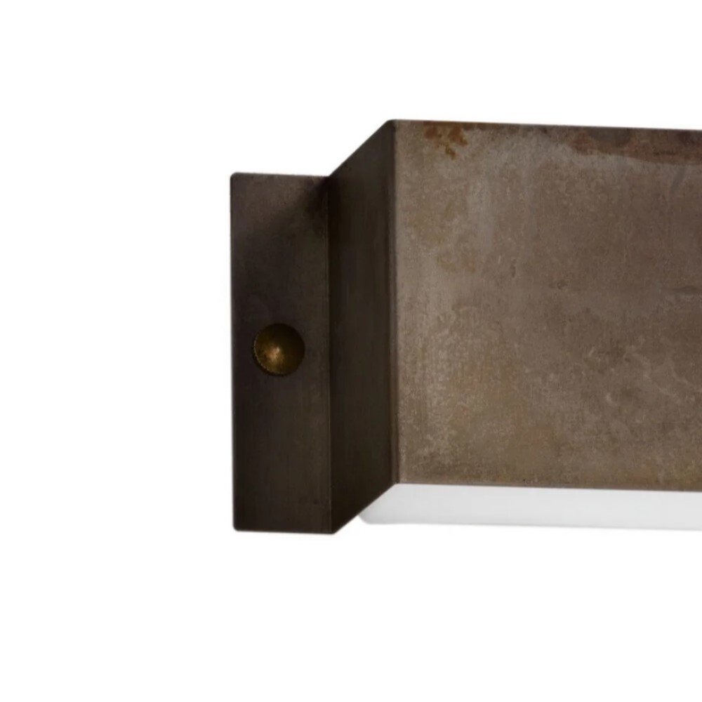 Decori Outdoor Wall Light