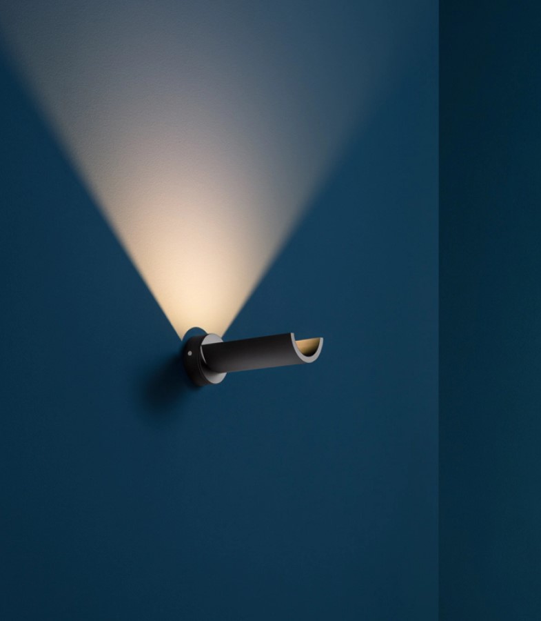 U. W Wall Light