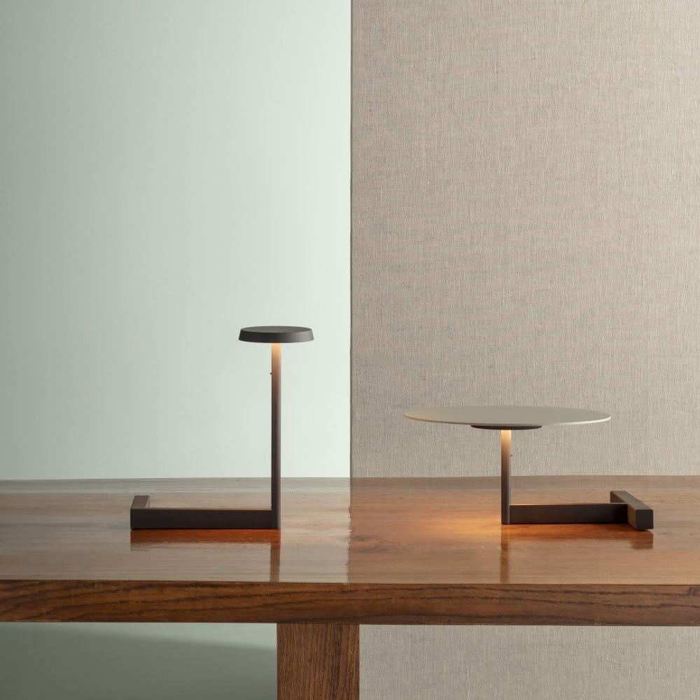 Flat 5970 Table Lamp