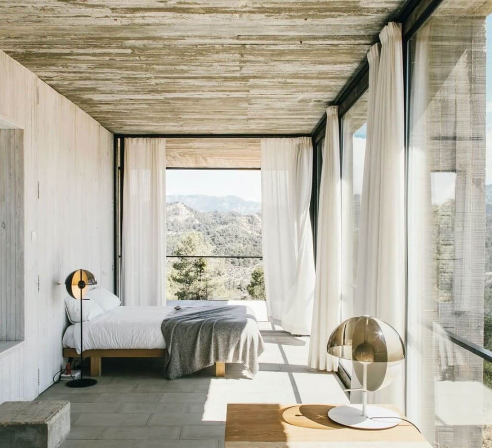 Theia M Table Lamp