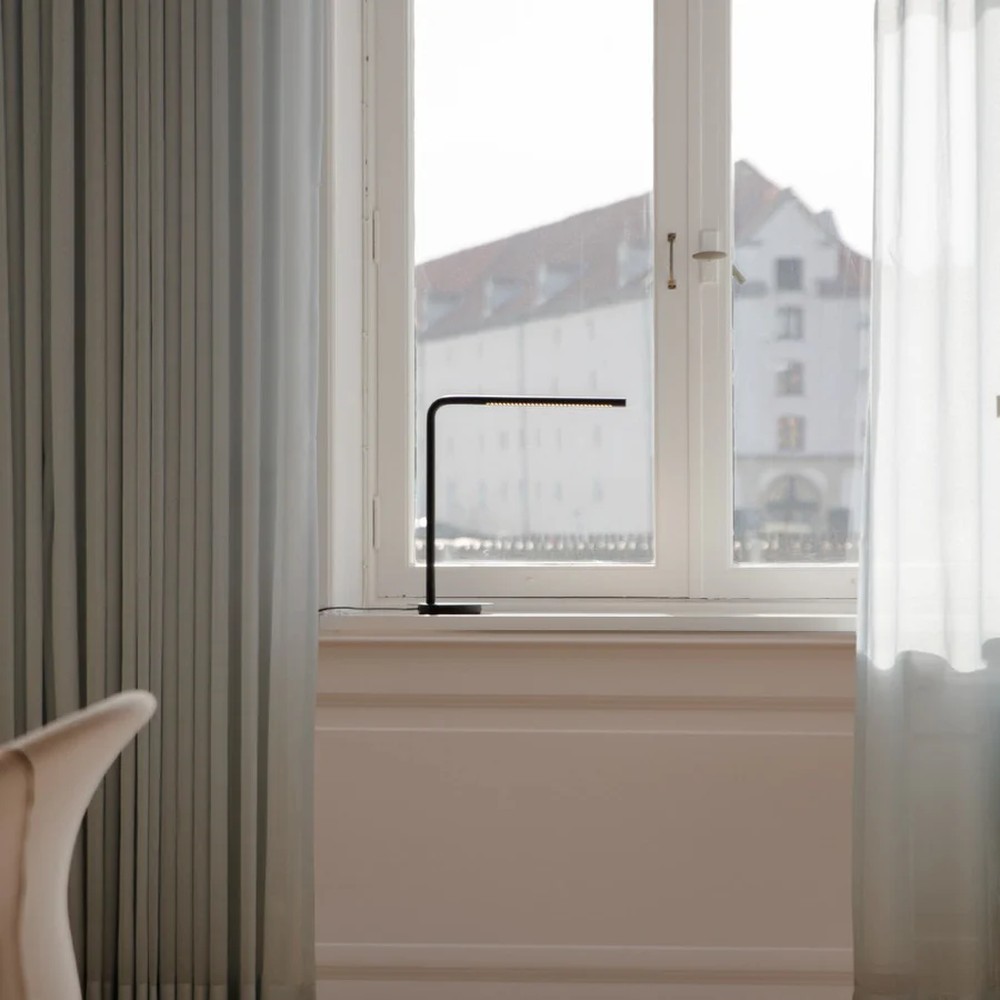 Omni Table Lamp