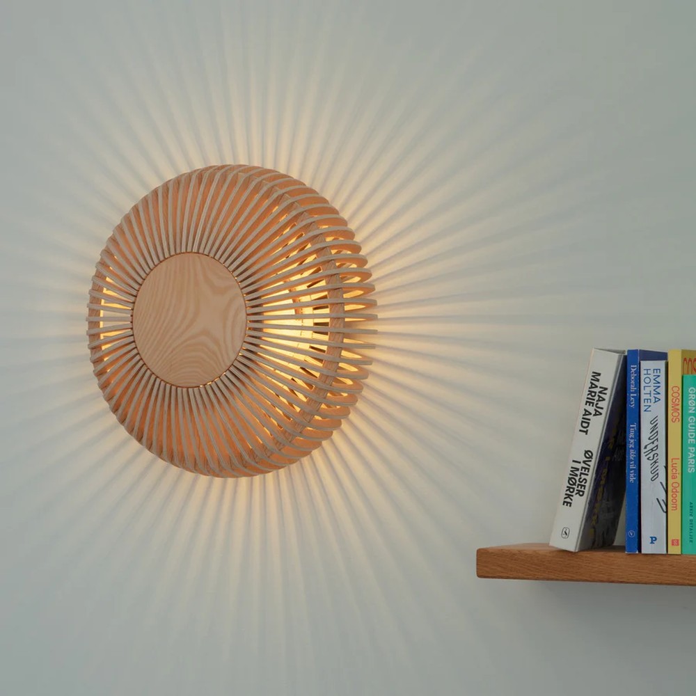 Clava Up Wood Wall Light