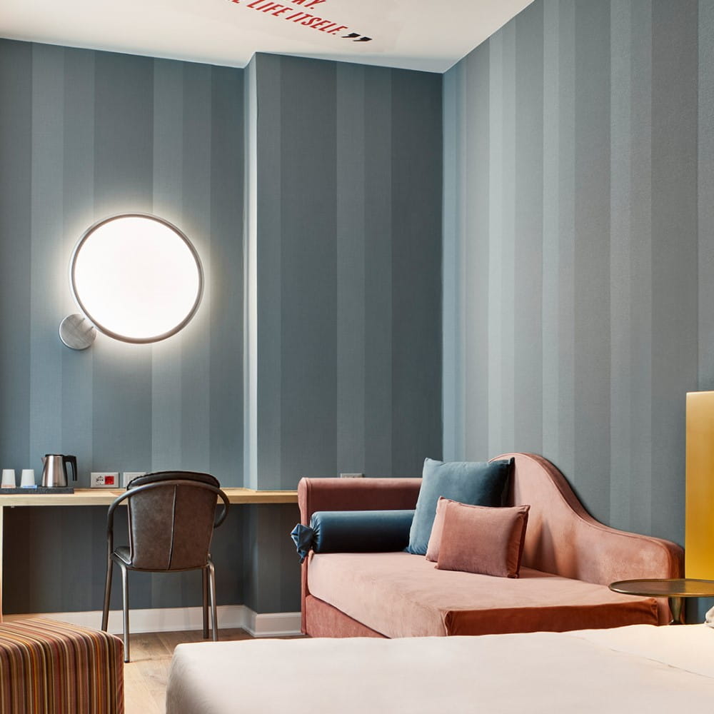 Discovery Wall Light