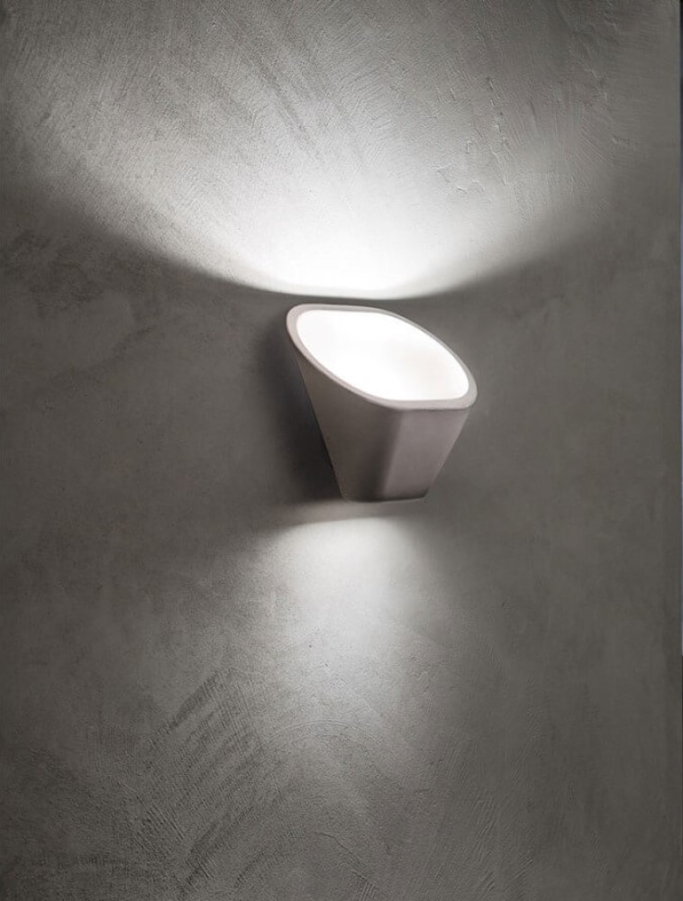 Aplomb Wall Light