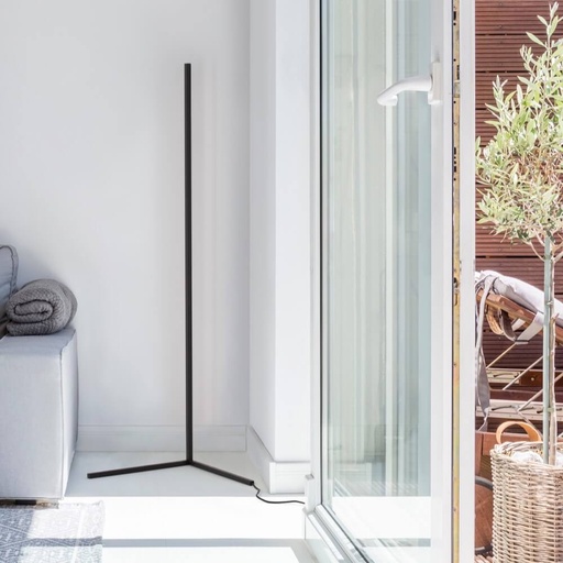 V-Line Floor Lamp